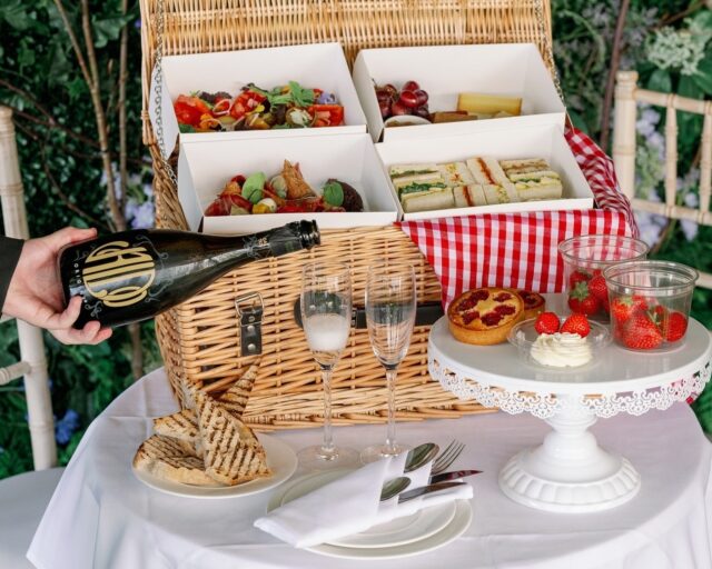 Photo related to 'Prosecco Picnic'